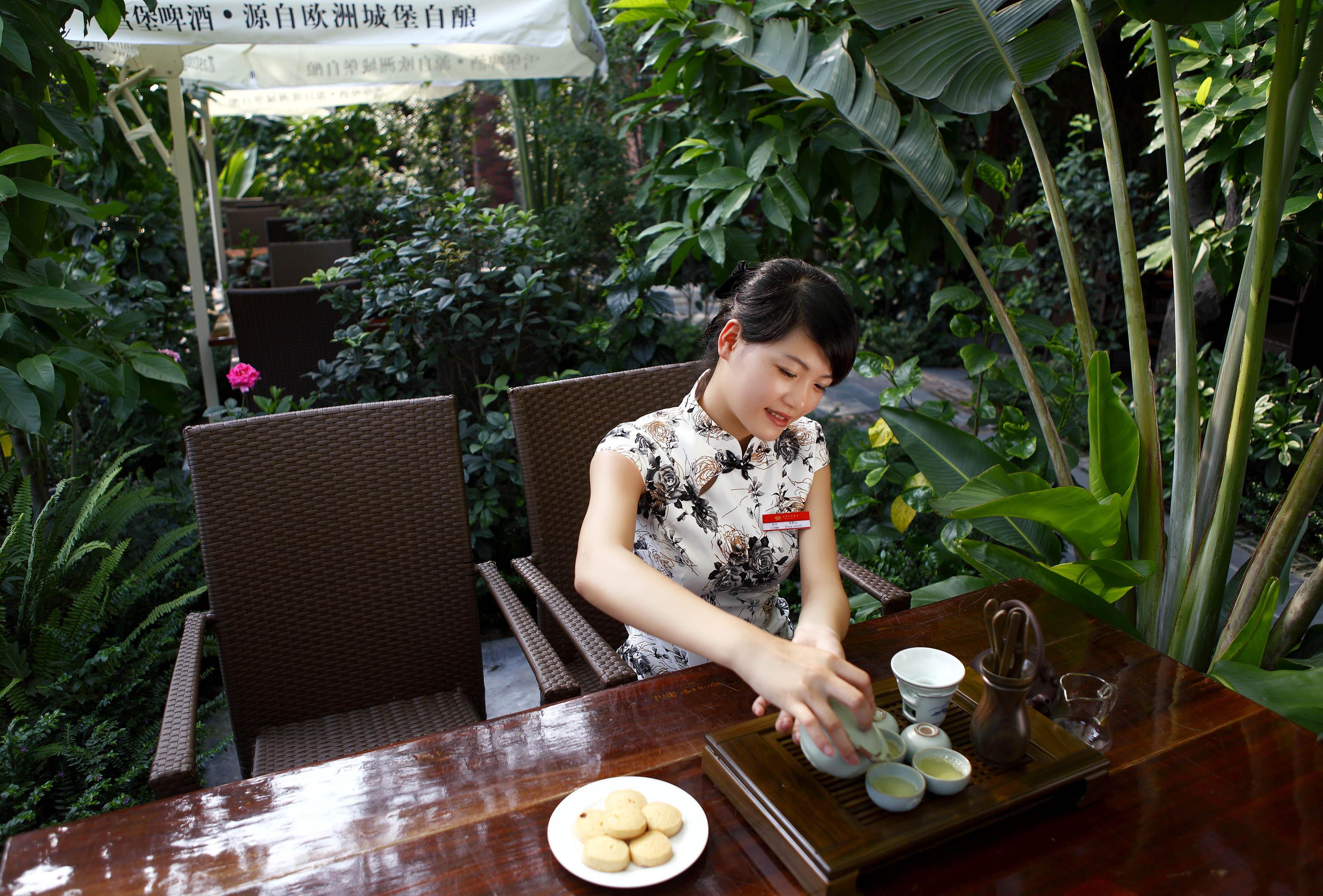 Royal Garden Hotel Guangzhou Exterior photo