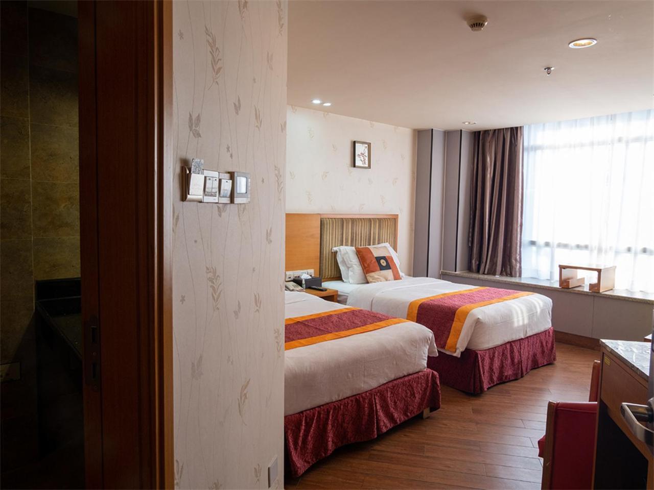 Royal Garden Hotel Guangzhou Exterior photo