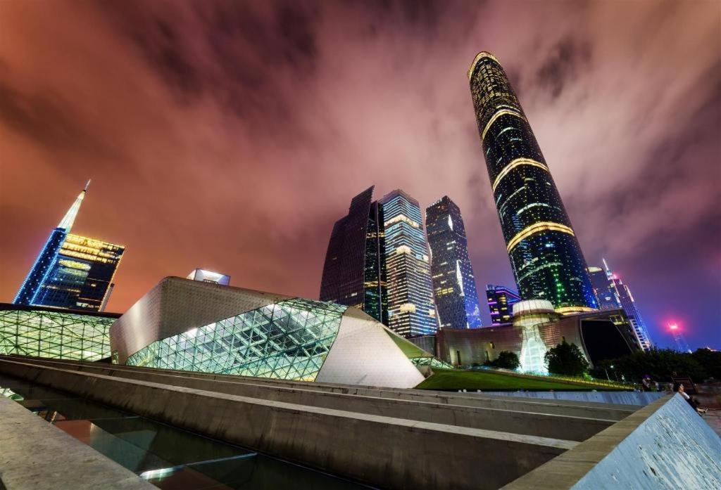 Royal Garden Hotel Guangzhou Exterior photo