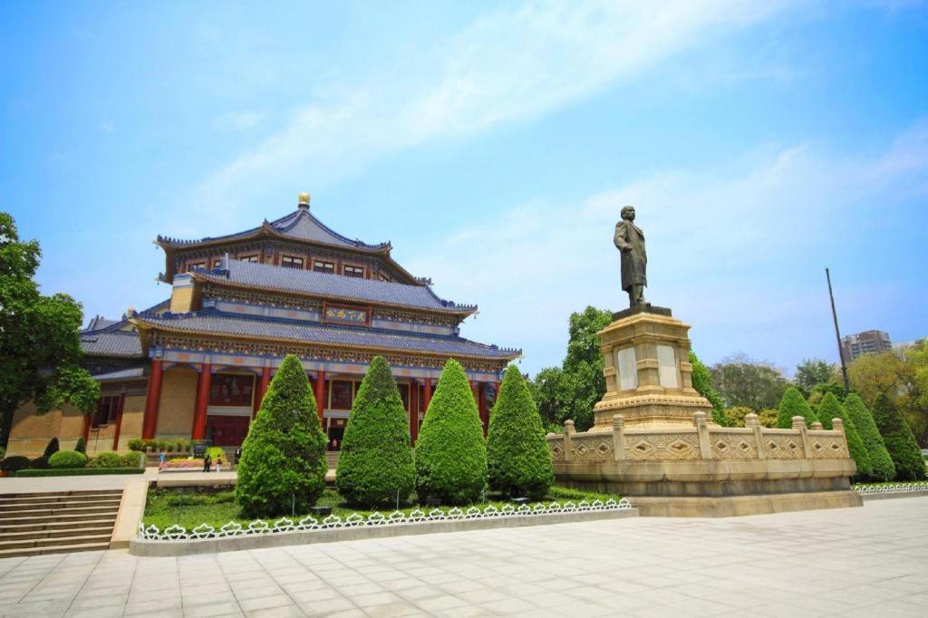 Royal Garden Hotel Guangzhou Exterior photo